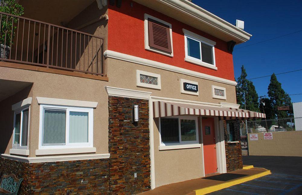 Friendly Hills Inn Whittier Extérieur photo