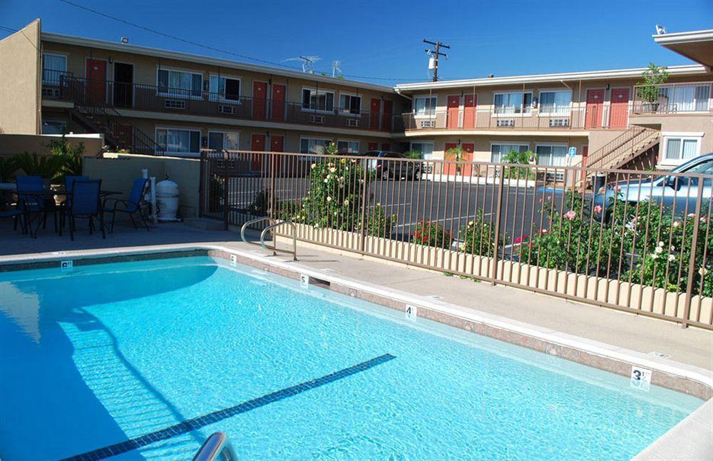 Friendly Hills Inn Whittier Extérieur photo