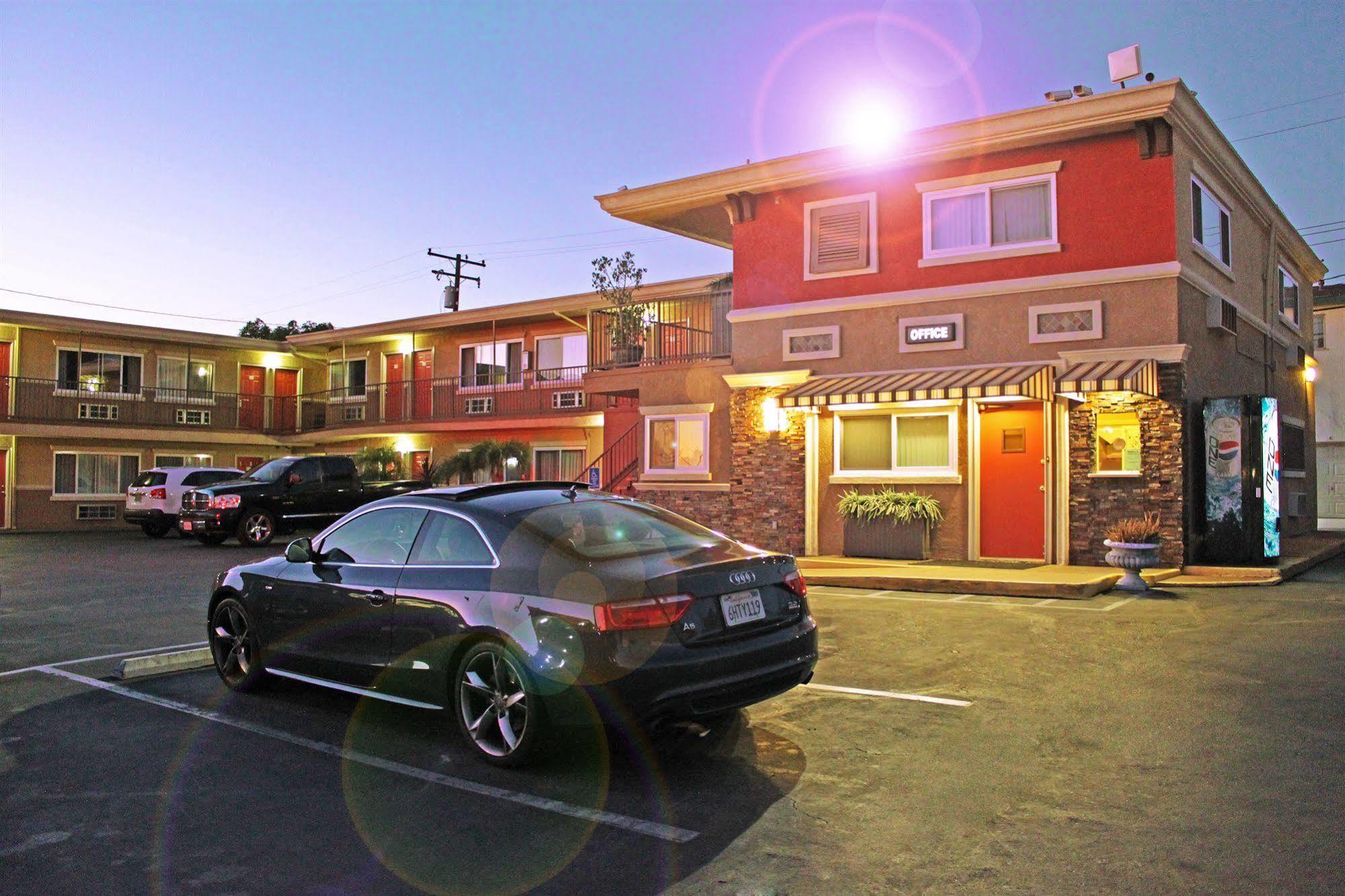 Friendly Hills Inn Whittier Extérieur photo