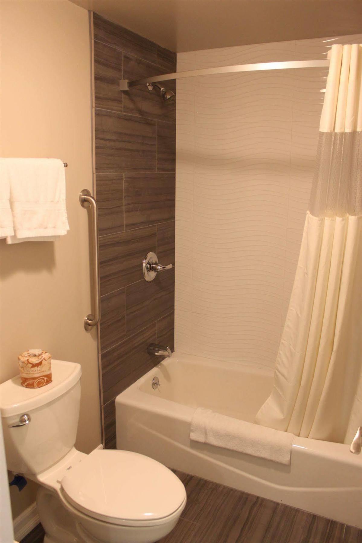 Friendly Hills Inn Whittier Extérieur photo