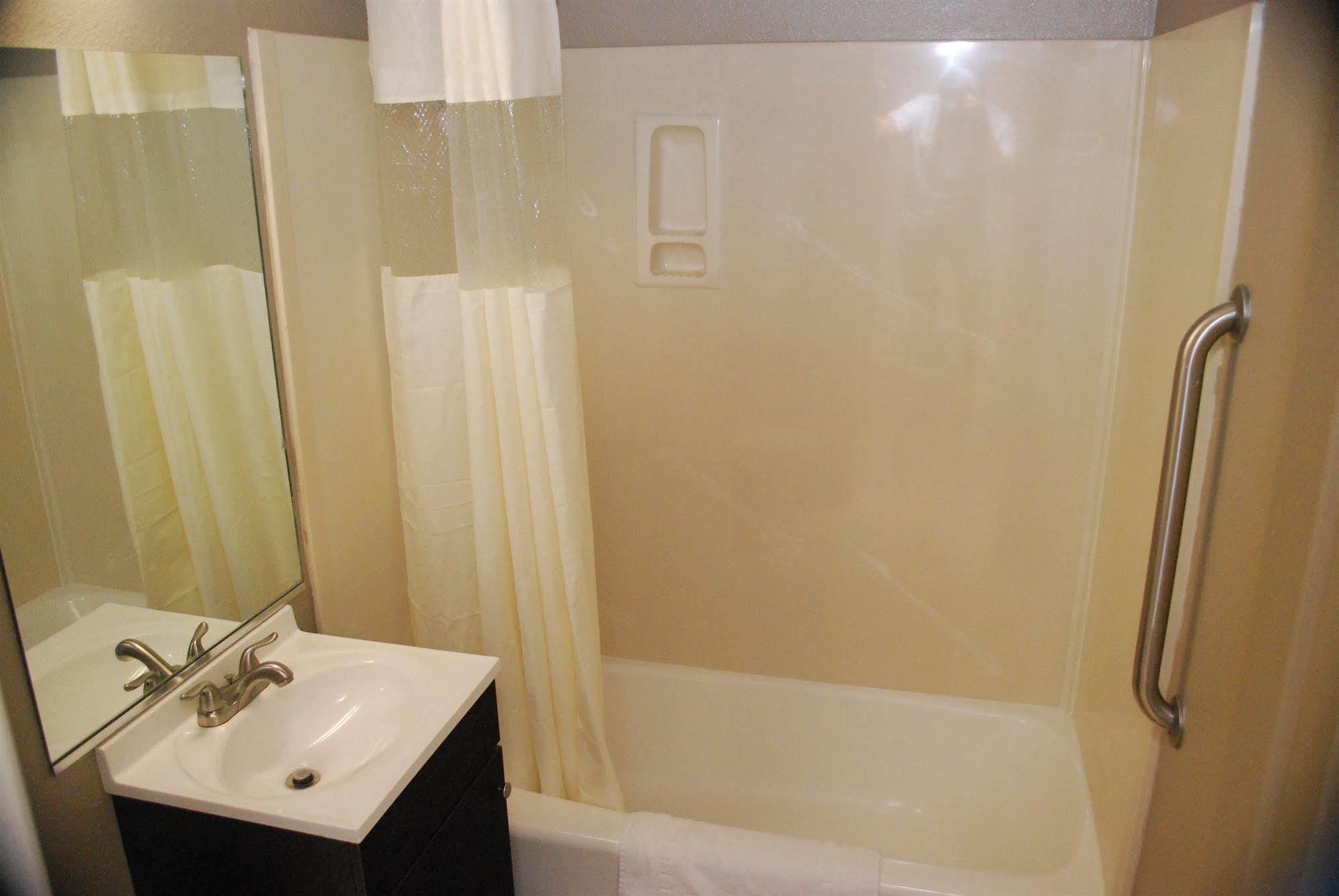 Friendly Hills Inn Whittier Extérieur photo