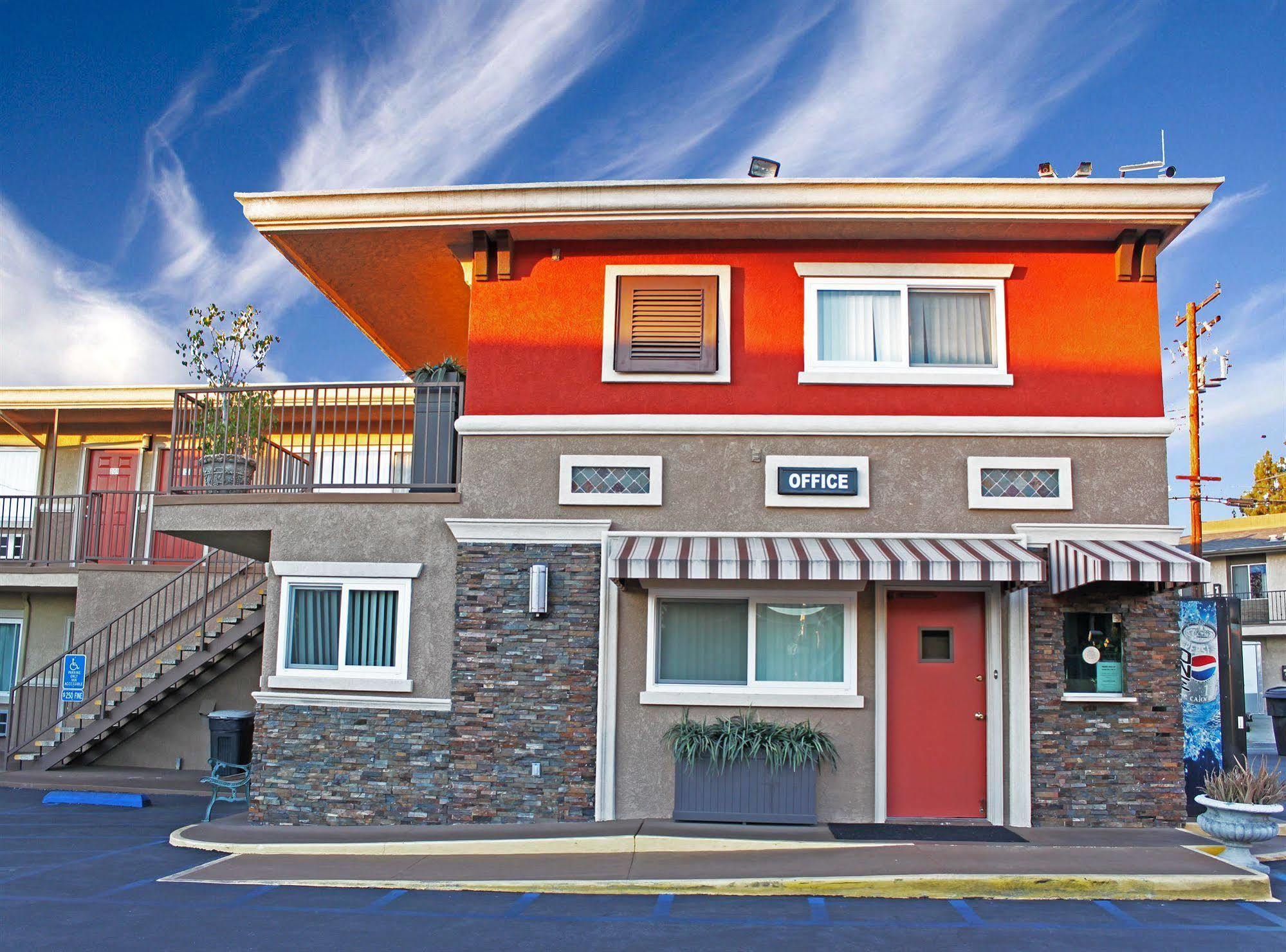 Friendly Hills Inn Whittier Extérieur photo